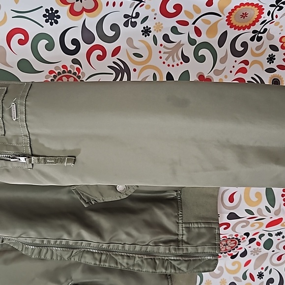 Hollister Bomber Jacket Olive - Picture 2 of 6